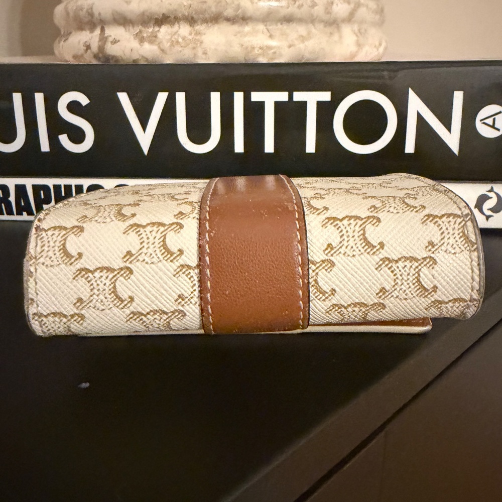 Celine Triomphe Compact Wallet - Picture 3 of 12